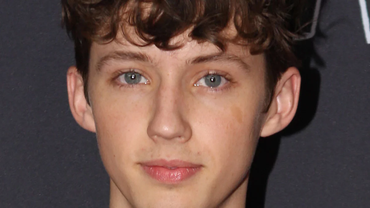Troye Sivan - July - 2015