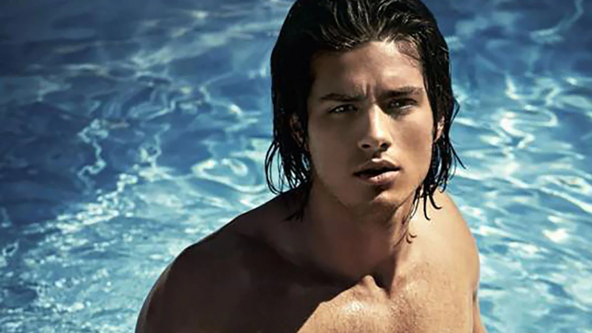 Travis Burns - Cosmopolitan UK