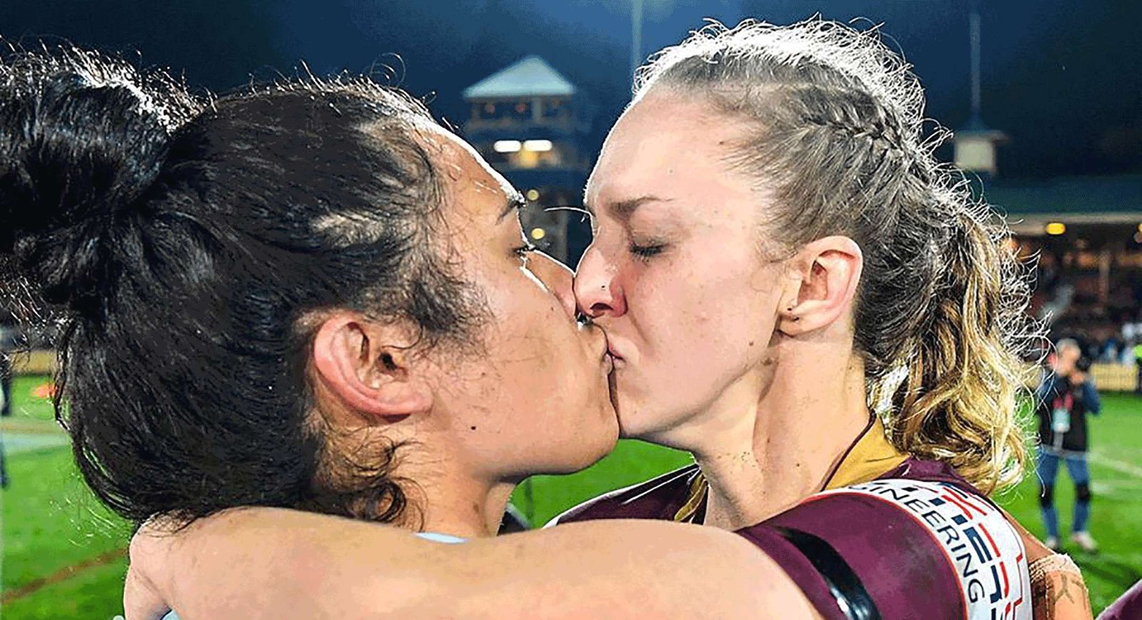 Karina Brown and Vanessa Foliaki kissing